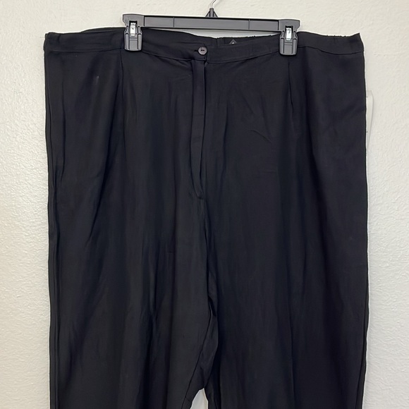 Mlle Gabrielle Womans Crop/capri Linen blend Black pants with embroidered hem 3X - Picture 4 of 16